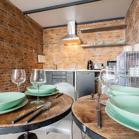 Stylish Industrial Loft For 4 In Alcantara * Lisboa