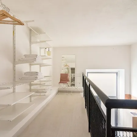 Stylish Industrial Loft For 4 In Alcantara Lisboa