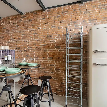 Stylish Industrial Loft For 4 In Alcantara Lägenhet Lisboa